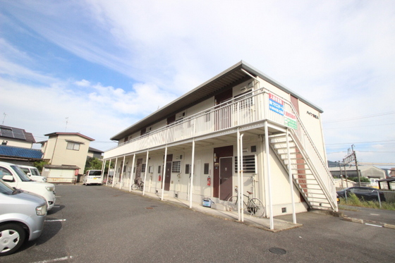 【廿日市市塩屋のアパートの建物外観】