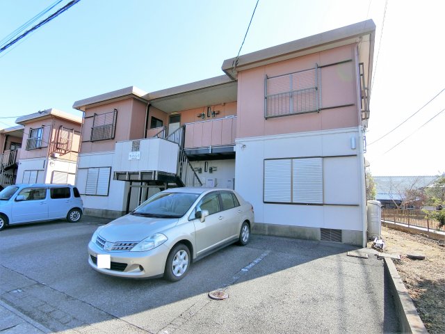 長生郡長生村七井土のアパートの建物外観