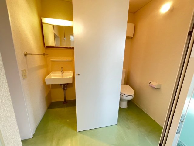 アーサーズ・パスのトイレ写真