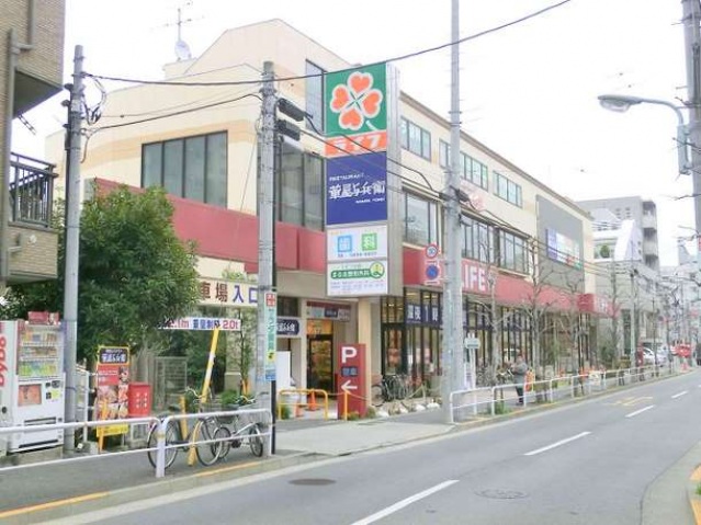 ショッピングセンター　ザ・ダイソーイトーヨーカドー大井町店（ショッピングセンター）まで877m