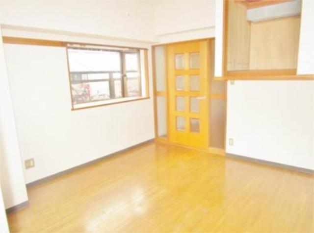 眺望　明るい洋室