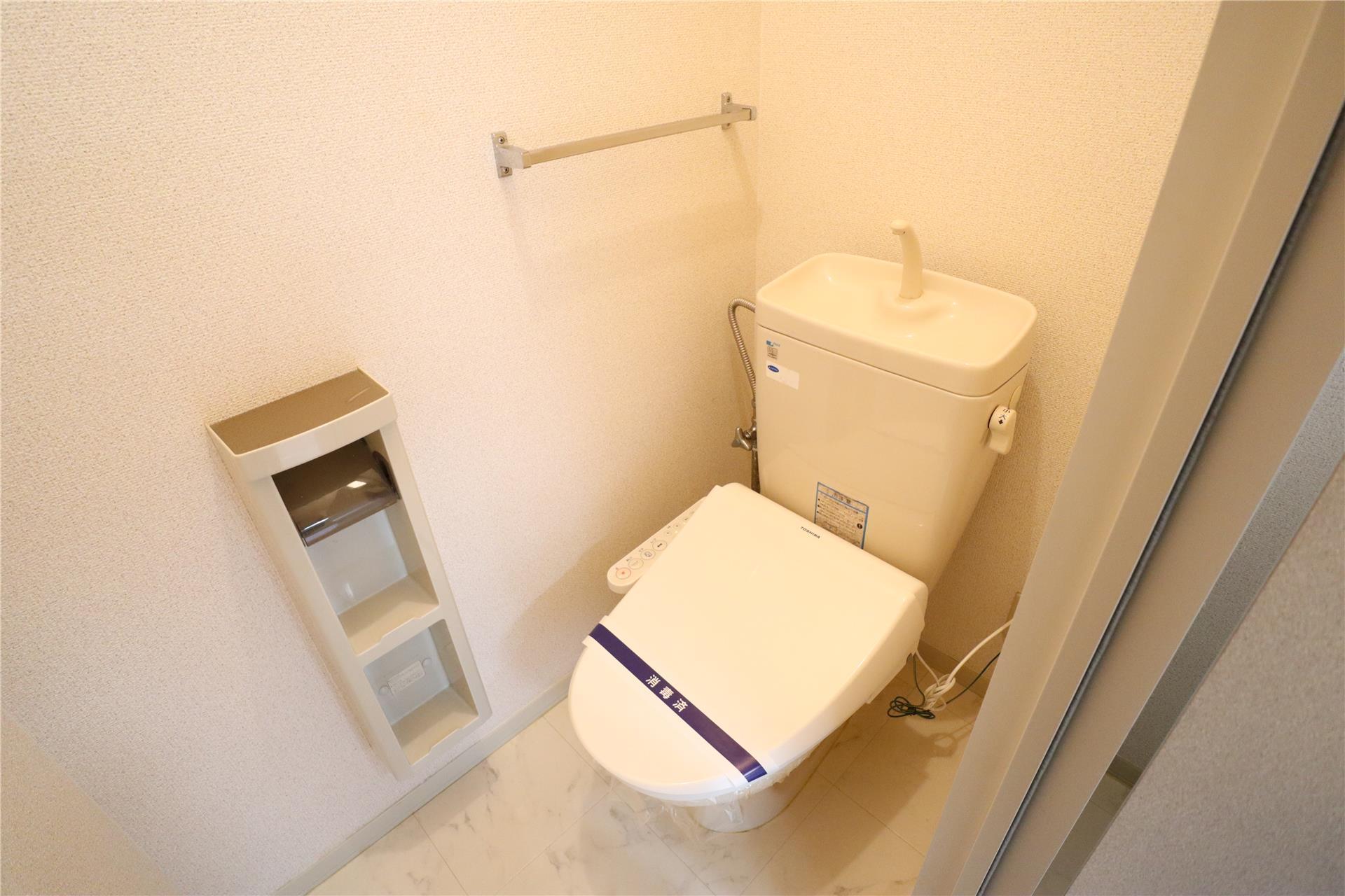 トイレ　写真はイメージです。実際のお部屋と異なる場合があります。