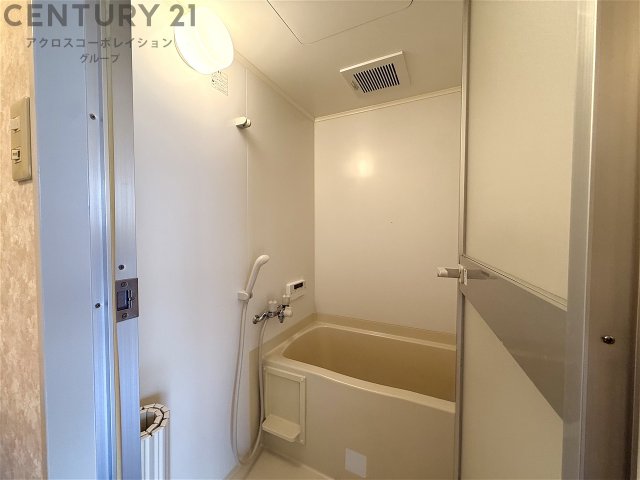 バス・シャワールーム　追い炊き機能付き！