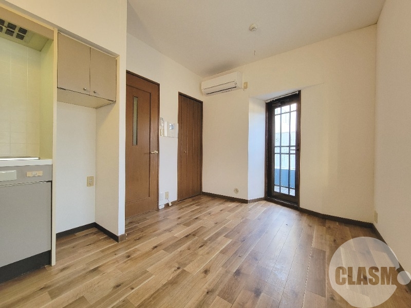 居室・リビング　フローリングだからお掃除が楽♪