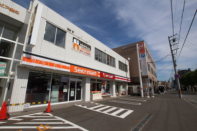 コンビニ　セイコーマート豊平６条８丁目店（コンビニ）まで190m