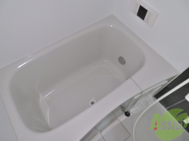 バス・シャワールーム　追焚機能が付いているのでいつでも温かいお風呂に入れますね。