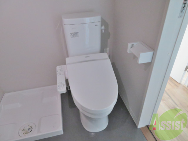 トイレ　トイレにはウィシュレット機能が付いているのでいいですね。