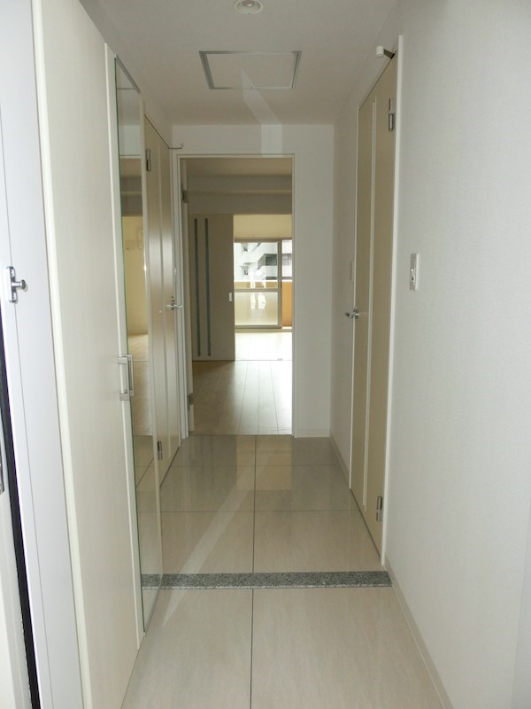 玄関　※モデルルームのお写真です