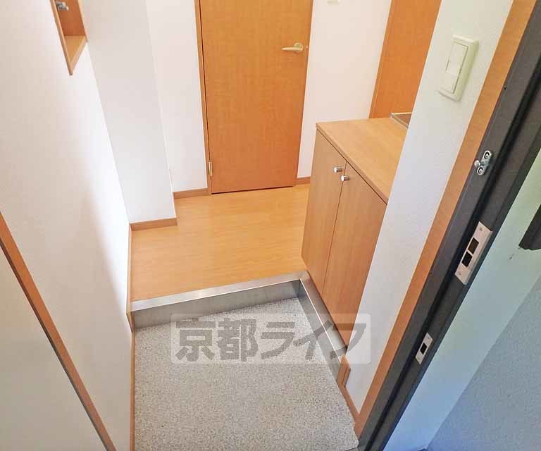 玄関　下駄箱ありは嬉しいポイント