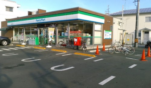 コンビニ　ファミリーマート 東村山富士見町店（コンビニ）まで732m