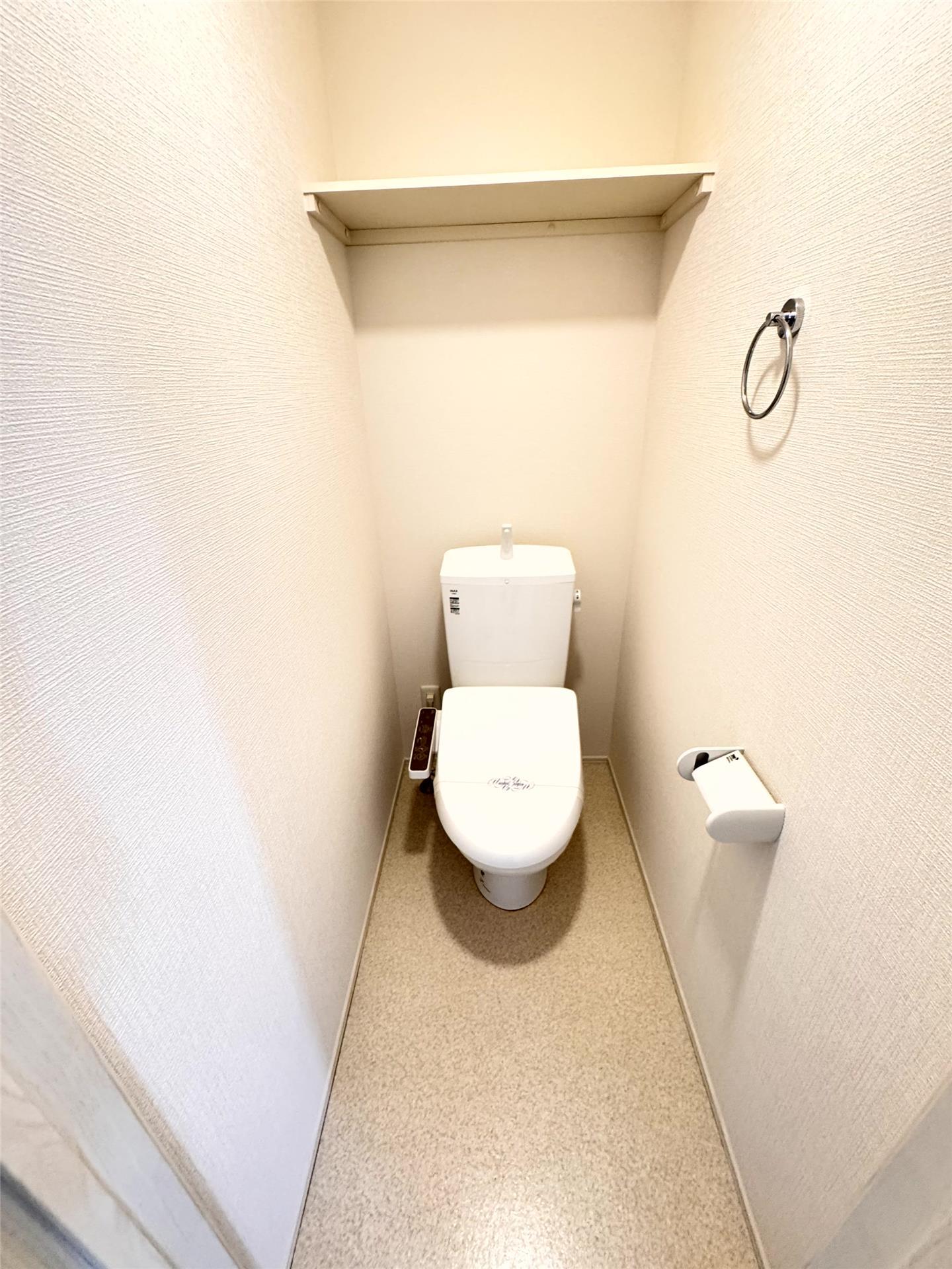 トイレ　別のお部屋のお写真です