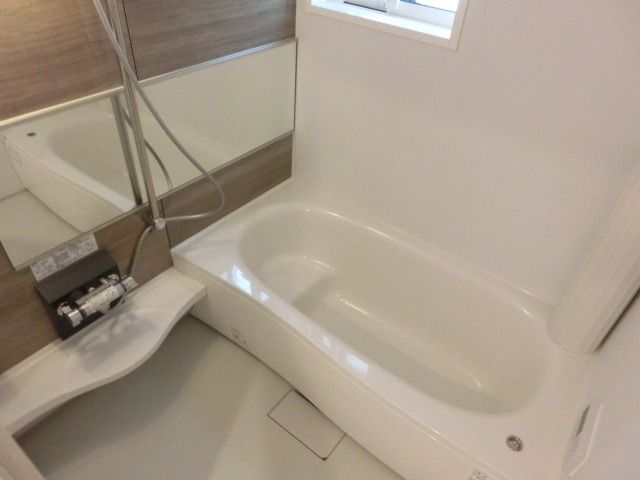 バス・シャワールーム　お問合せはタウンハウジングまで！※現地待合わせ相談可能