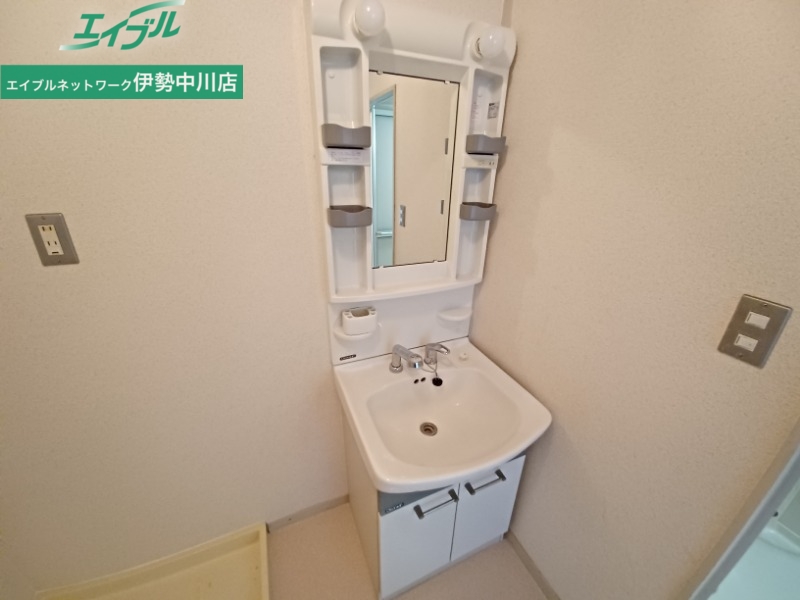 洗面設備　別部屋同型写真