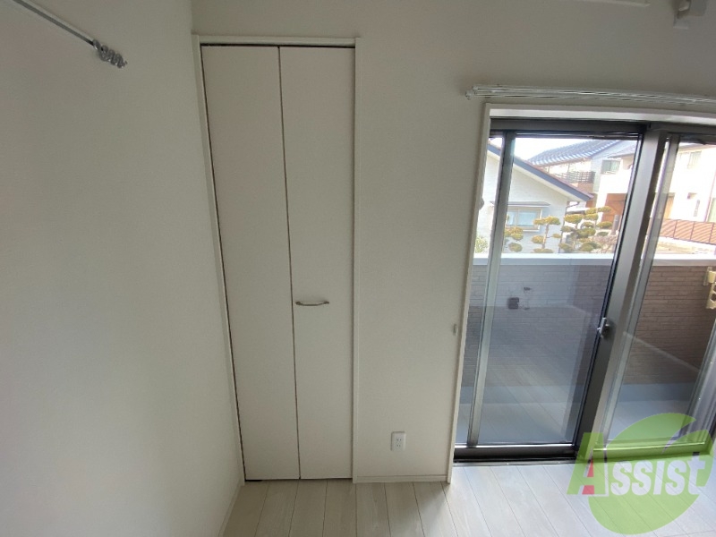 収納　収納になります。かなり大きい収納ですね。