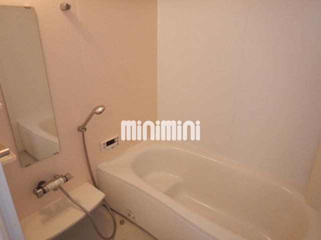 バス・シャワールーム　追い焚きバス、浴室乾燥機