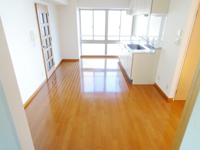 居室・リビング　同物件別号室の写真です。