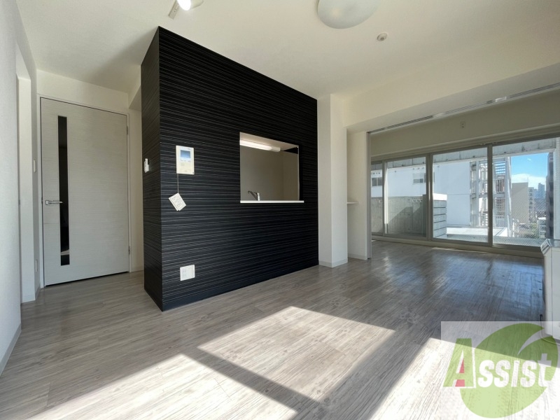 居室・リビング　広くてキレイなお部屋が広がっていて、充実した生活が送れそう。