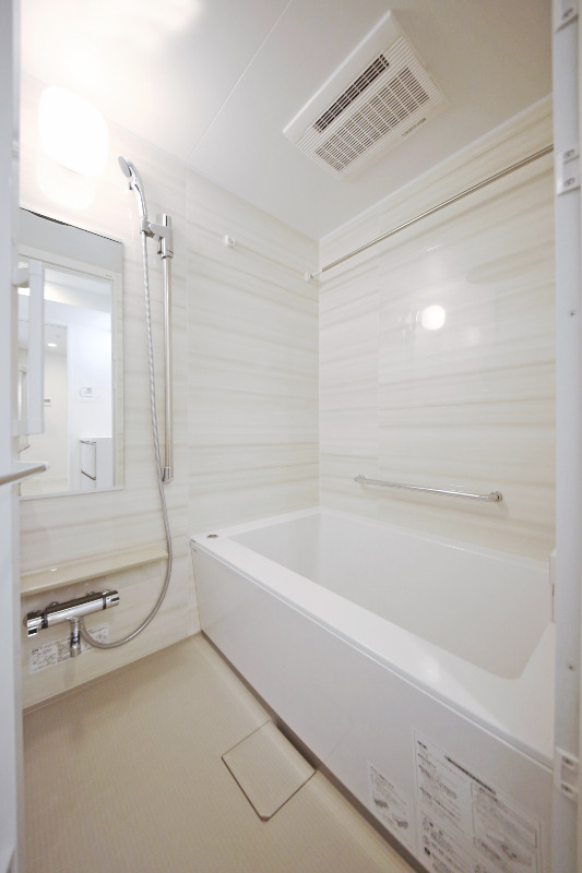 バス・シャワールーム　追い焚き・浴室暖房乾燥機付バス※同タイプ参考写真