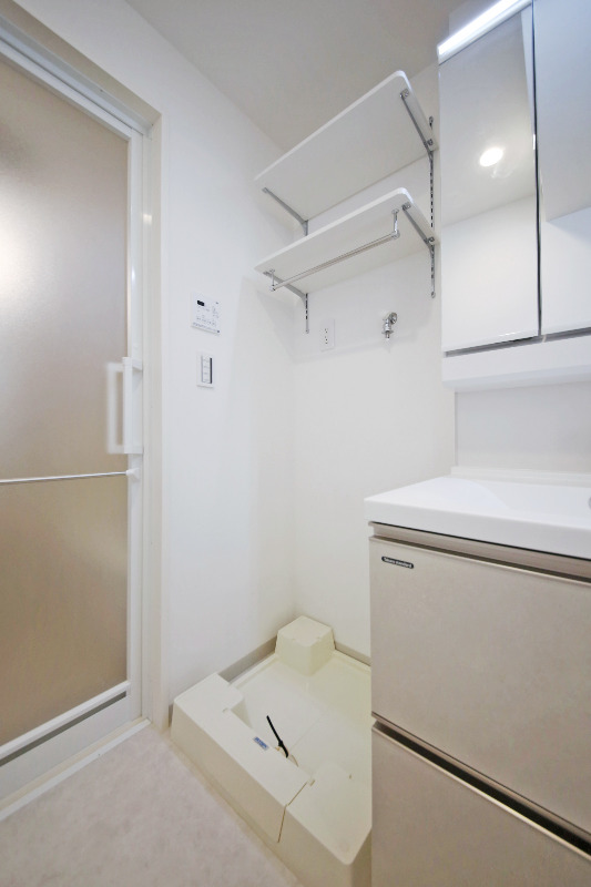 その他設備　室内洗濯機置場※同タイプ参考写真