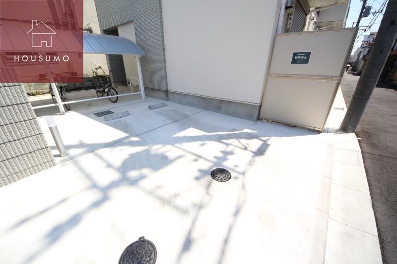 駐車場　駐車場に車を止められます