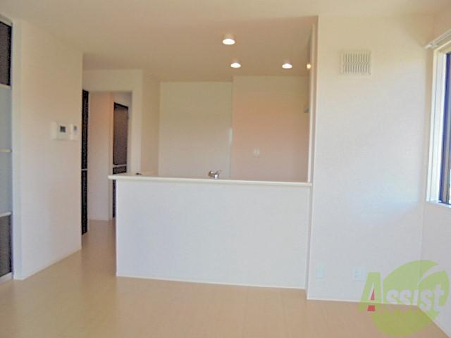 居室・リビング　こちらのリビングで、ゆったりお過ごしくださいませ。