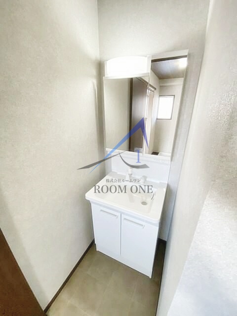 洗面設備　独立洗面台です。