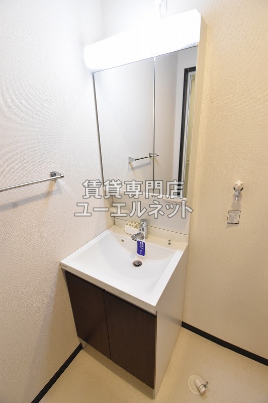 洗面設備　シャワー付洗面台