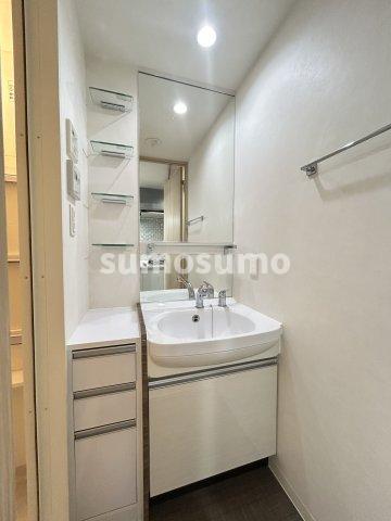 洗面設備　使いやすい洗面所です