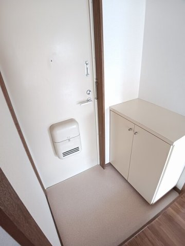 玄関　収納もある玄関です