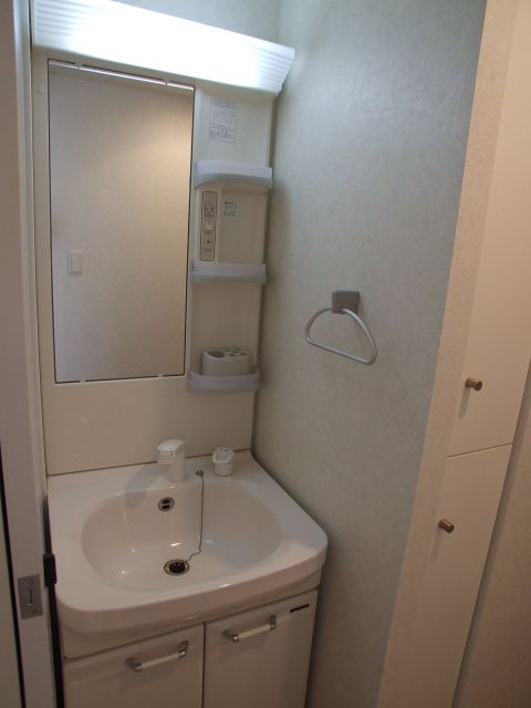 洗面設備　洗面台です。※同物件参考写真です。