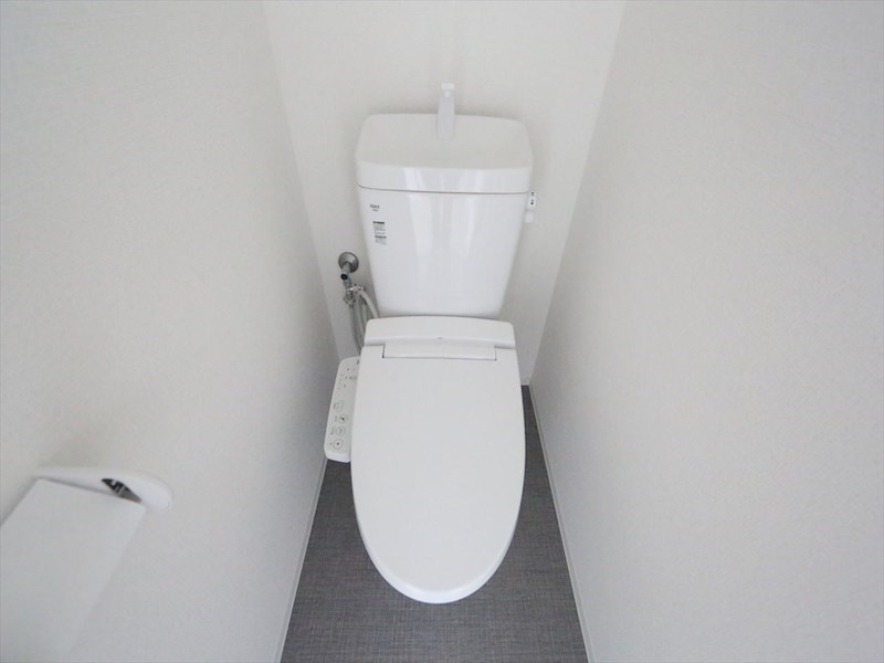 トイレ　温水洗浄暖房便座付トイレ