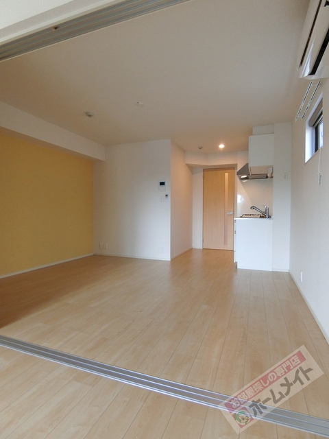 居室・リビング　全室エアコン付きです♪