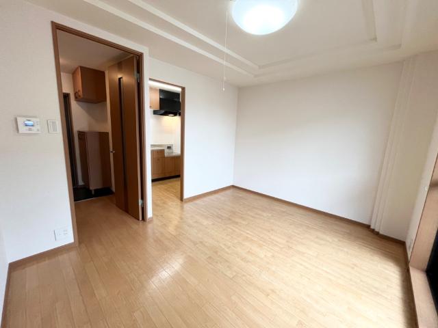 居室・リビング　室内