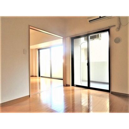 居室・リビング　☆明るい居間☆