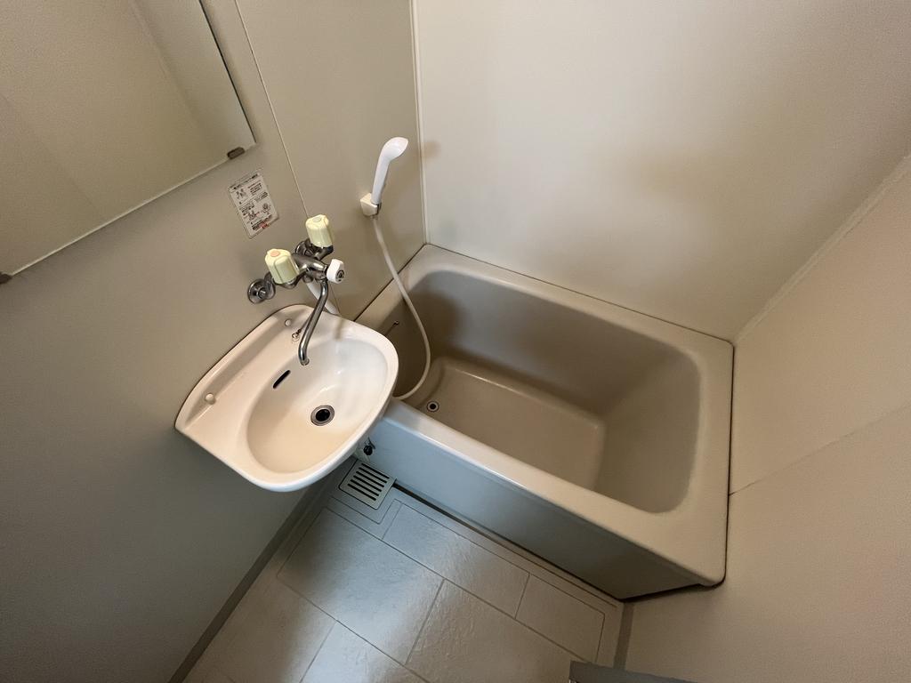 バス・シャワールーム　※募集のお部屋は独立洗面台有りのお部屋です