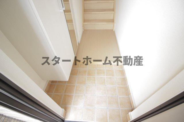 玄関　収納もある玄関です