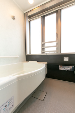 バス・シャワールーム　※別部屋の参考写真です。