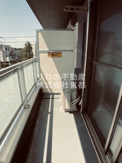 バルコニー　バルコニー付！お天気のいい日は洗濯物も気持ちよく干せます！