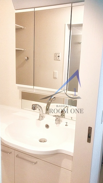 洗面設備　洗面台です。