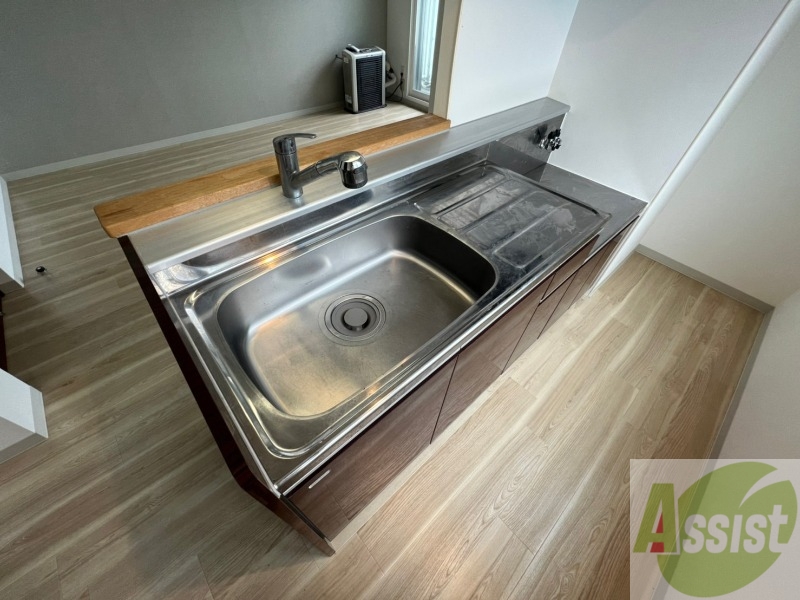 キッチン　こちらはキッチン。調理スペースもあり使いやすそうです。