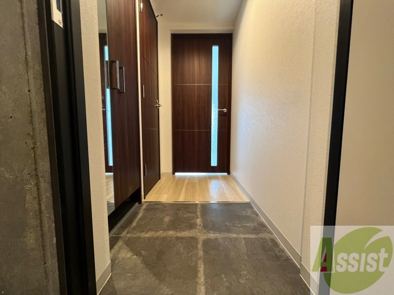 玄関　玄関の様子です。明るい印象ですね。気分もあがりそう。