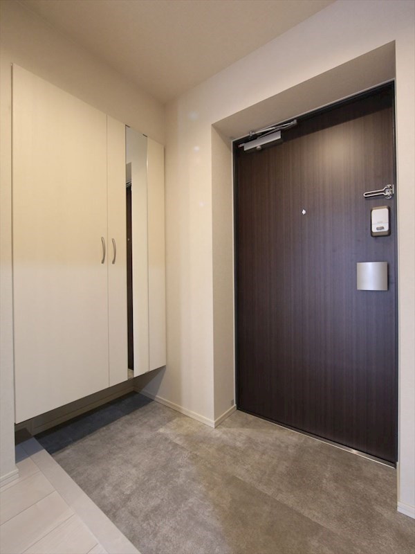 玄関　玄関　シューズボックス（収納充実してます）