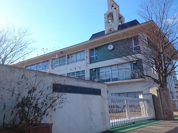 小学校　里庄西小学校（小学校）まで750m