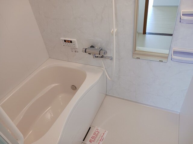 バス・シャワールーム　コンパクトで使いやすいお風呂です