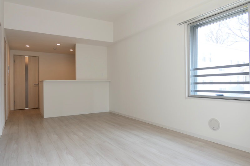 居室・リビング　対面キッチンタイプのゆったりリビング♪