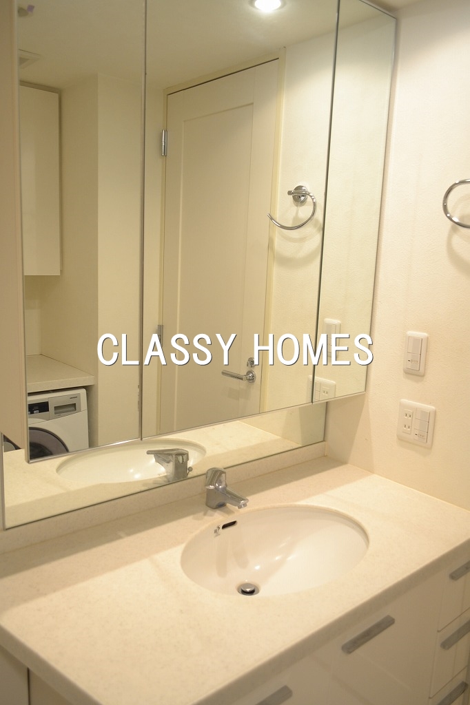 洗面設備　2004年竣工シティハウス東京新橋：独立洗面台