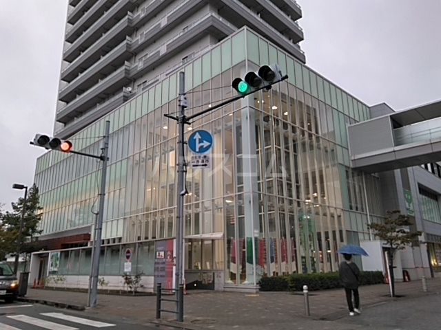 図書館　篠崎図書館（図書館）まで383m