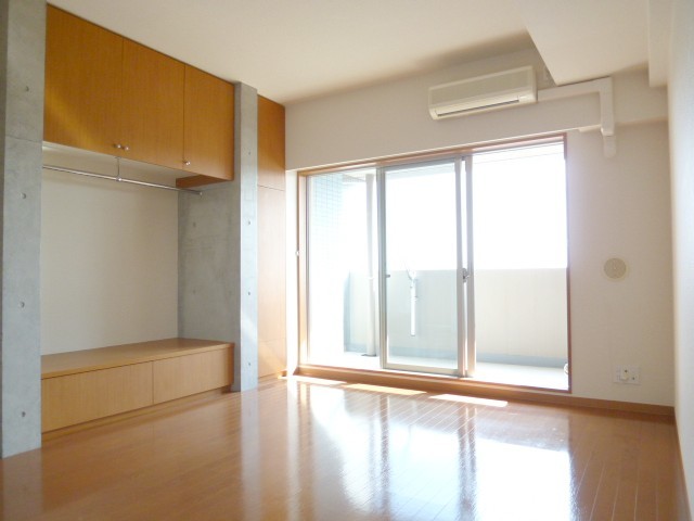 居室・リビング　８０３号室の写真です。