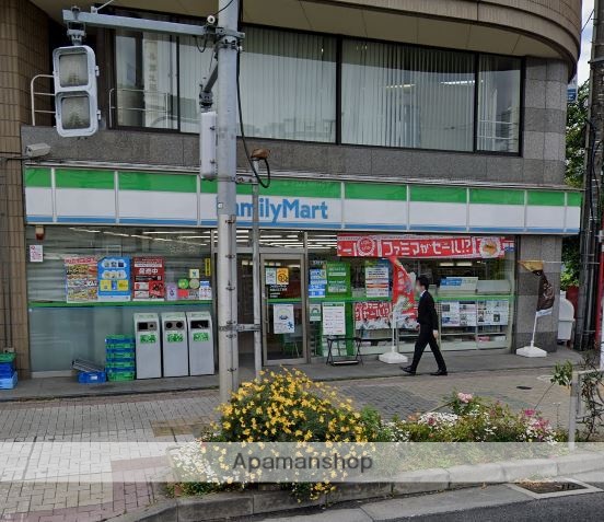 コンビニ　ファミリーマート（コンビニ）まで374m