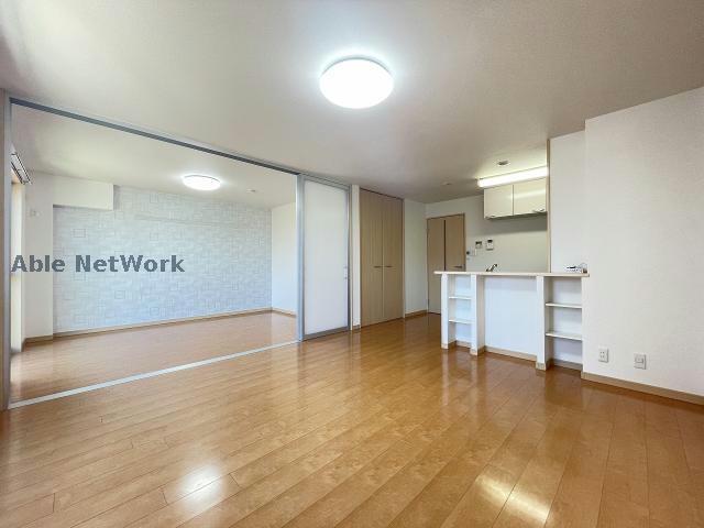 居室・リビング　※同物件別部屋の写真です。